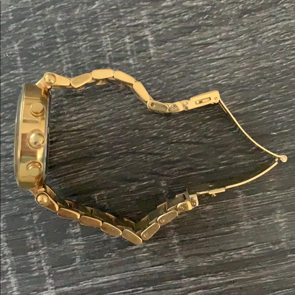 Watch - Picture 3 of 3